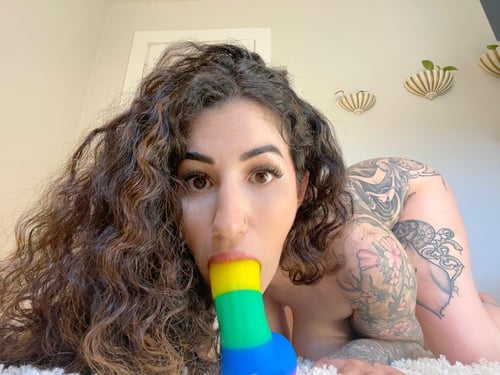 I’m HORNY and AVAILABLE for fun rn 😩💦👅🍆INCALL & OUTCALL