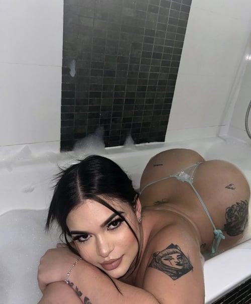 I’m available for both incall and outcall videos available FaceTime fu