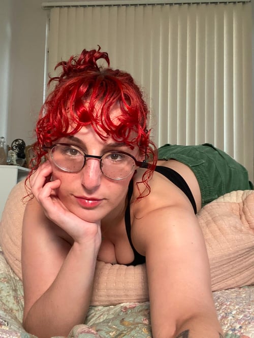 I’m available for hookup both incall and outcall services.