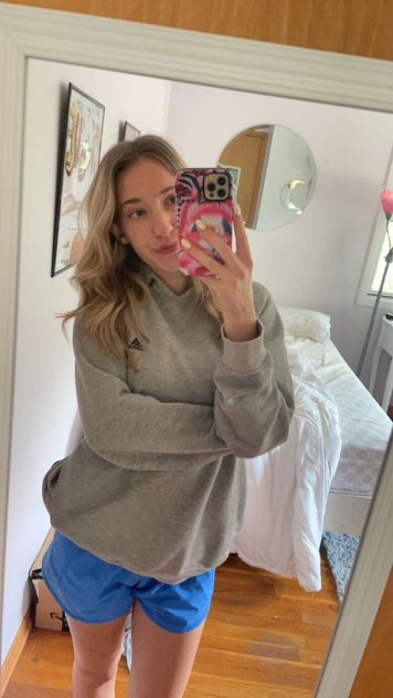 Lolly the sexy goddess and naughty girl next door. Let's get naughty💦