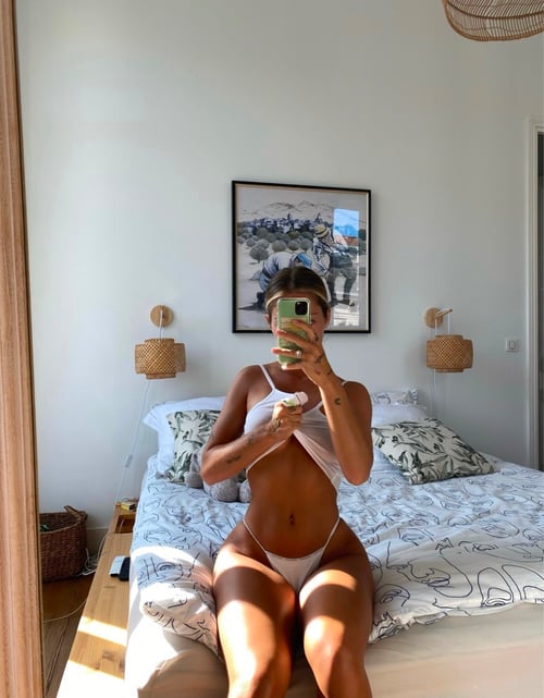 I’m down for fun 100% legit HMU: on snapchat se_xyb1