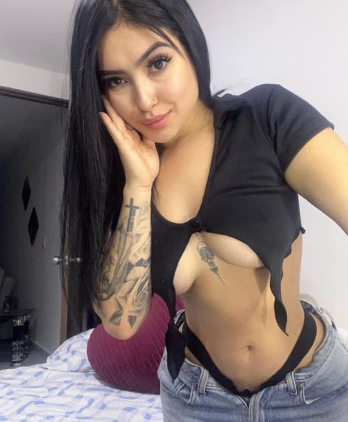 HOT GIRL READY TO TAKE IN YOUR HARD COCK DEEP INSIDE MY WET JUICY PU*
