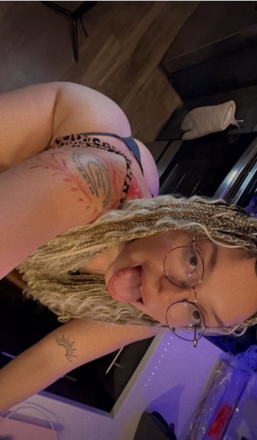 Hookup/dtf 🤤Sexy juicy p😻ssy available for all kind of fun hmu🤙+1(727) 766-9753