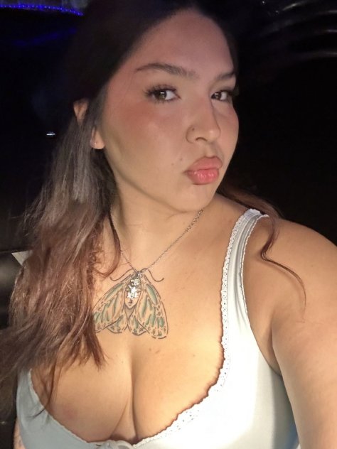 Have a sexy body.😍 big ass 🍑,Nice boobs, pink tight pussy