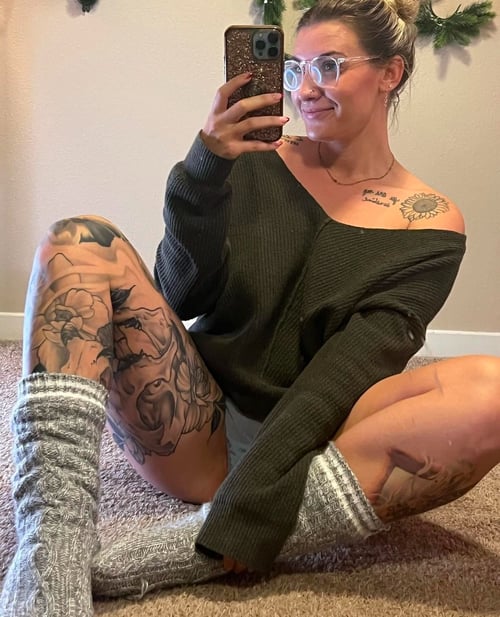 AVAILABLE FOR FUN 👅👄💦🍆🍑