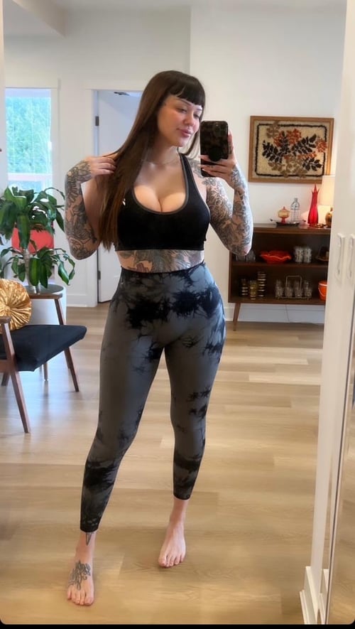 am Female escort 💦🍆🍑available for meetup naughty nasty freaky dirty and I sell content💋friendly