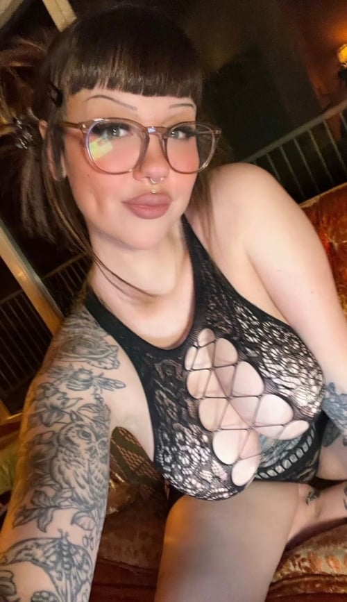 am Female escort 💦🍆🍑available for meetup naughty nasty freaky dirty and I sell content💋friendly