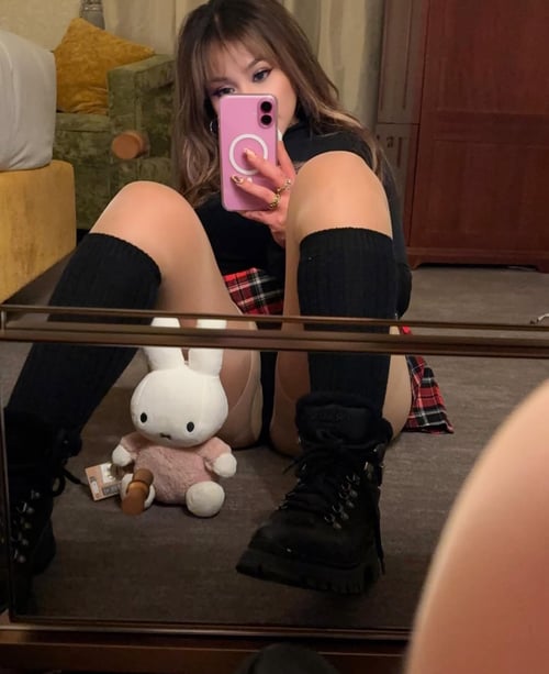 Hey daddy, wanna fuck? Hit me up now! Text: 9045633269