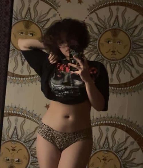 horny asf😩 & down to fuck!, want a juicy P ? 🍑 Add my cell (402) 364-6355