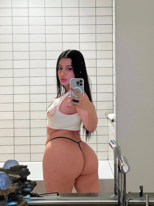 I’m HORNY and AVAILABLE for fun rn 😩💦👅🍆INCALL & OUTCALL +1 301-994-7180