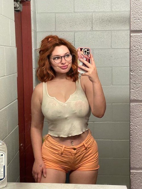 Hey am available to meet up 👅for both incall and outcall ❤️ sweet🍑Hot & Sexy, Clean & soft Pussy.