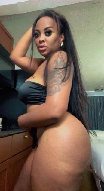 Latina Rica y Caliente