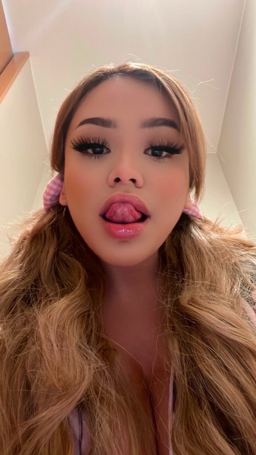 Hey daddy, wanna fuck? Hit me up now! Text: 9045633269