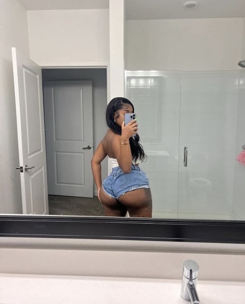 Sexy mixed brown skin bombshell