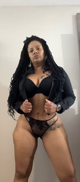 I am a Latina girl full of erotic thoughts