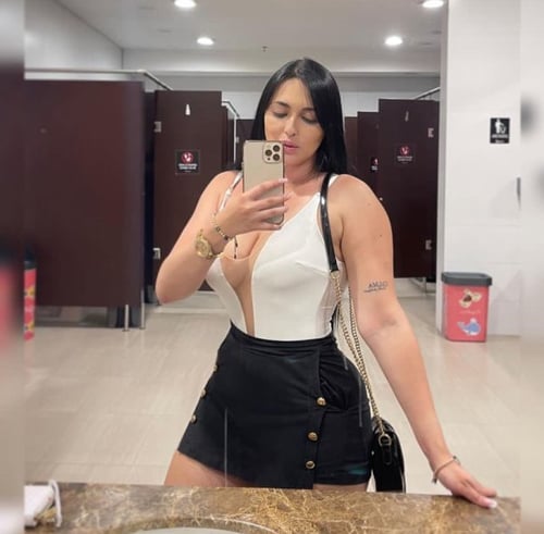 I’m avail for both Incall or outcall ! Massage and selling hot contenT