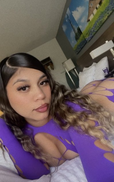 Back In Town !! Wet & Tight Latina 💦😋🩷👄