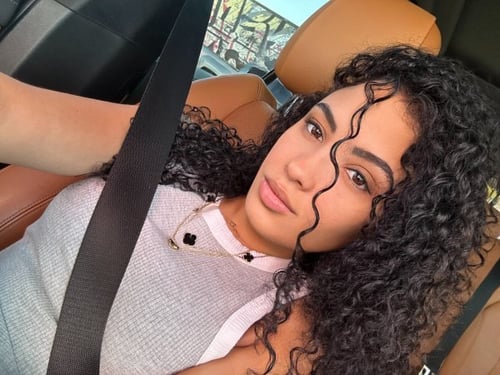 Linda chica latina Yamame