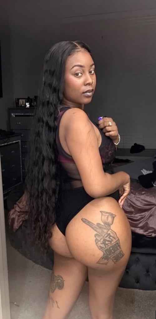 I’m available 24/7 hmu (back shot lover 😉)