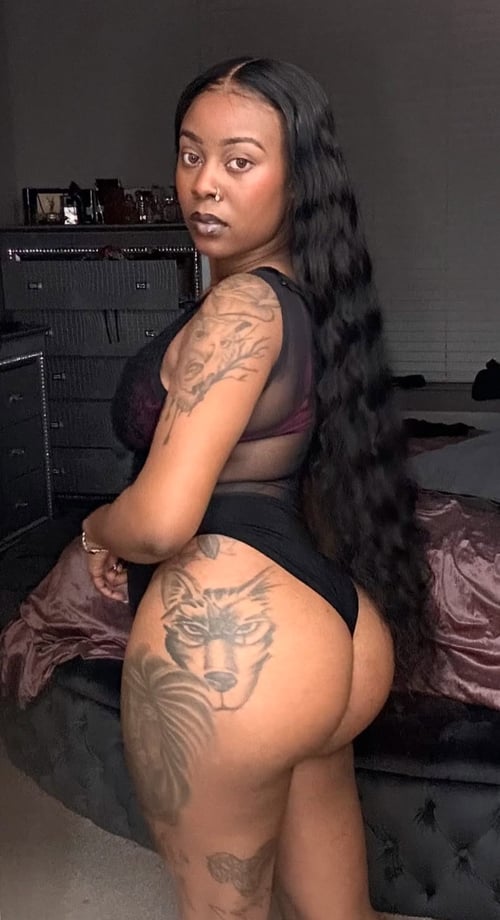 I’m available 24/7 (backshot lover😉)