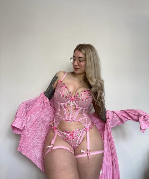 I’m available 24/7 incall/outcall and car sex 🍑💦