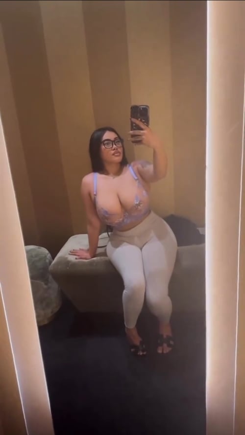 I’m available ONLY for online service, FaceTime fun, video selling