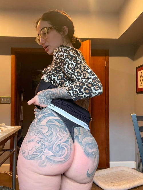 I’m HORNY and AVAILABLE for fun rn 😩💦👅🍆INCALL & OUTCALL