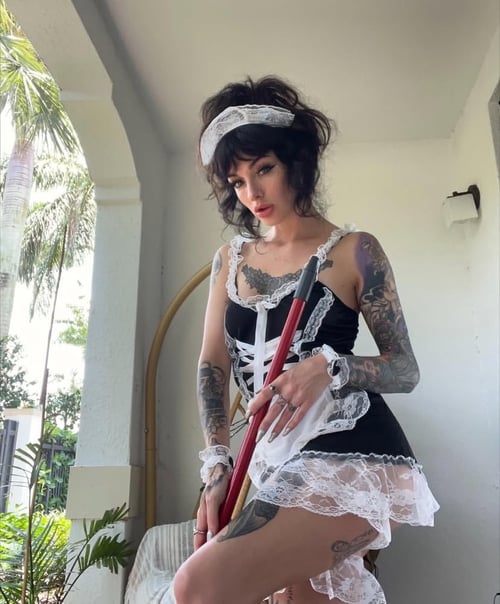 HOOK UP AVAILABLE 💕