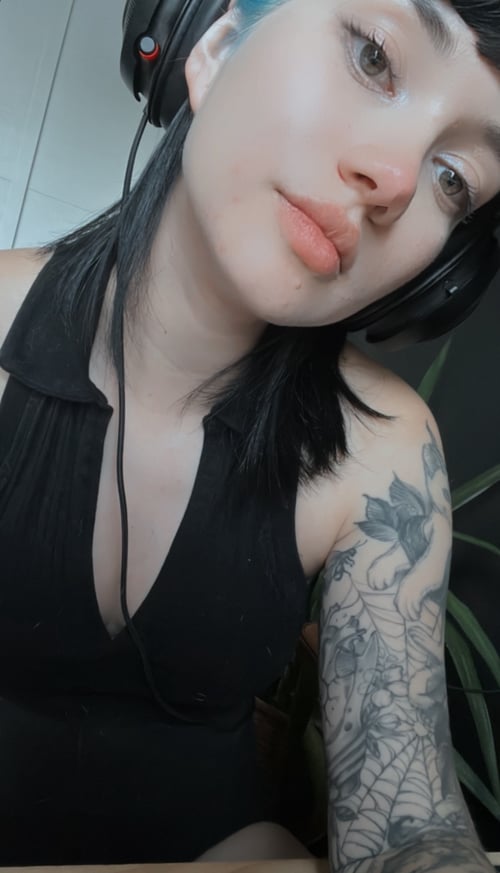 Female escort services ; sex fun and hook up 🍆🥰👅🍑💦❤️😍