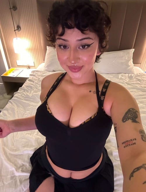 I am available for both incall❤️🥂💋 and outcall🥂💋❤️ services 💋🥂❤️