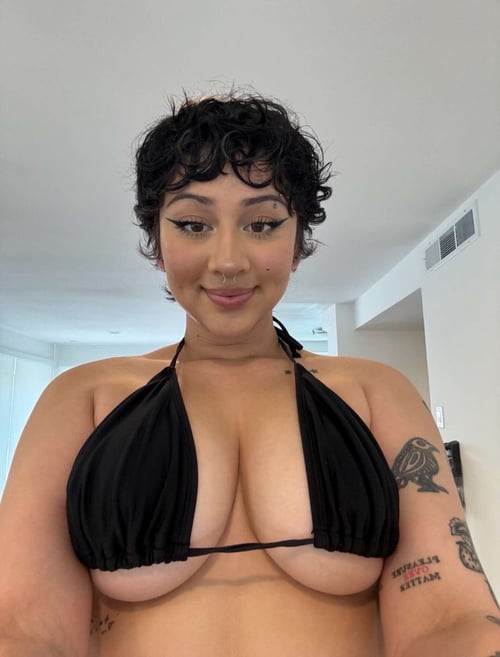 I am available for both incall❤️🥂💋 and outcall🥂💋❤️ services 💋🥂❤️
