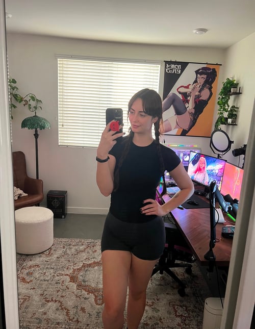 Hello I’m Nora my number : (945)335-5674 I squirt text me on Discord: Nora_80