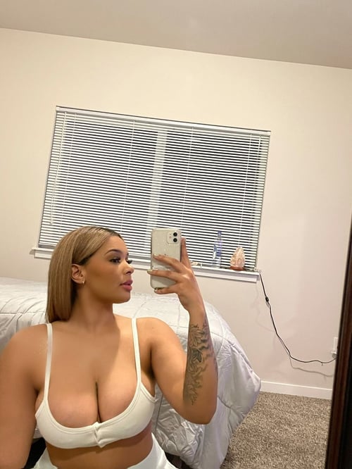 NO RESTRICTIONS… AM AVAILABLE FOR MAXIMUM PLEASURE 👅 🍑🍆💦