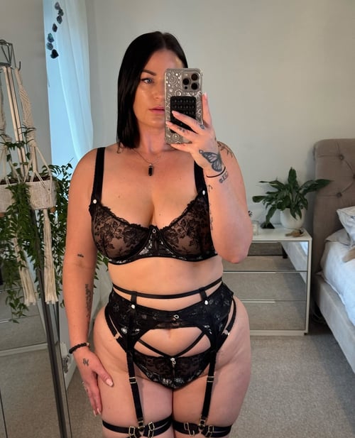 HOT NEW LADY IN TOWN 😇🔥💦💧🍑