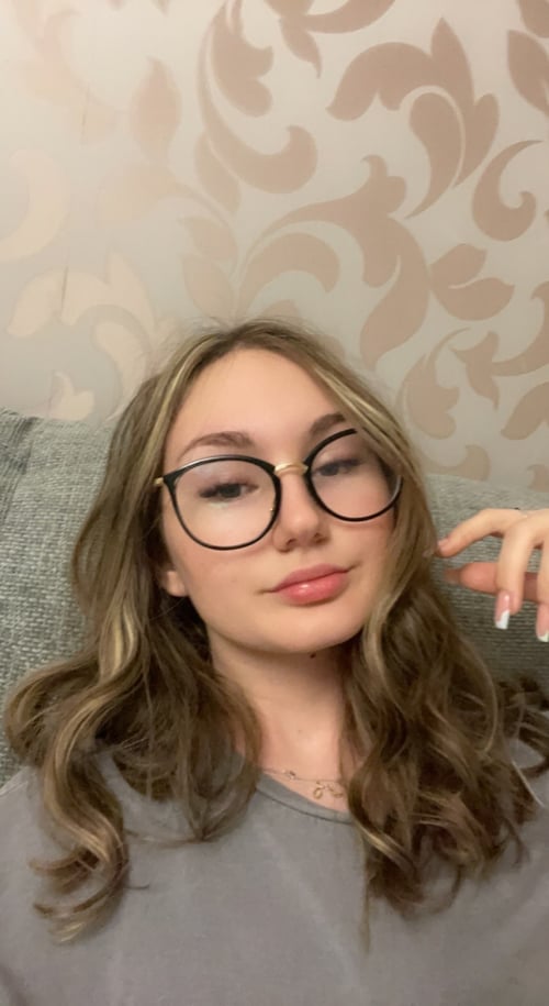Discreet sex with Caucasian sexy girl