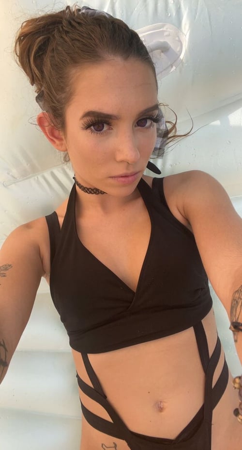 HMU for hookup and my nudes ,Am ready to help you get wet and ride your cock +1 209-583-5025