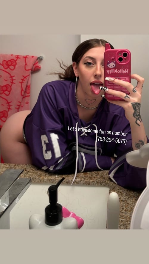 Female escort ready for quick hook up