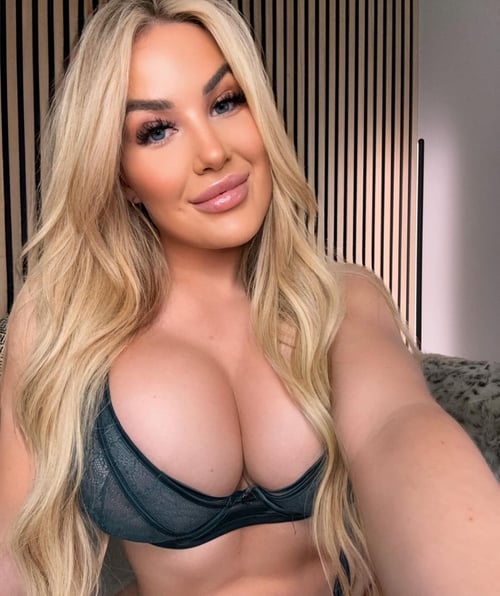 Am available for fun๐๐ฆ text me at : +1 520-525-4280
