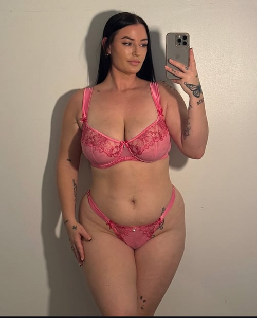 HOT NEW LADY IN TOWN 😇🔥💦💧🍑