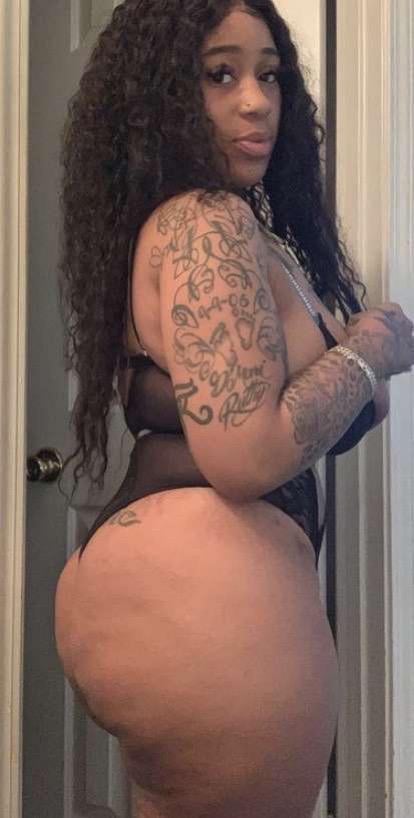 WHO NEEDS MY BIG ASS 🍑SERVICES?