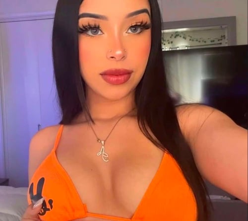 Hispanic beauty! outcall only call or text me!