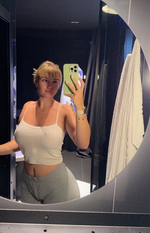 I'm available 24/7 incall/outcall and car sex 🍑💦