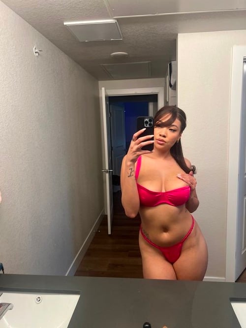 I'M Katherine 💦🍆 down to keep your company 💦💦 I squirt, offer massages, GFE MUT 100 Contact me
