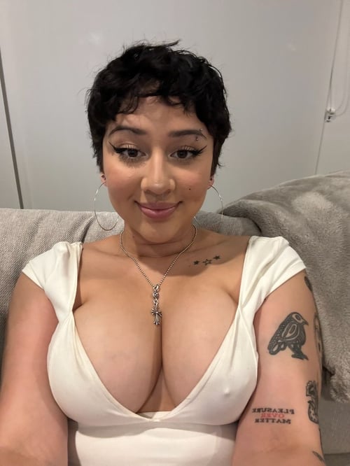 I am available for both incall❤️🥂💋 and outcall🥂💋❤️ services 💋🥂❤️
