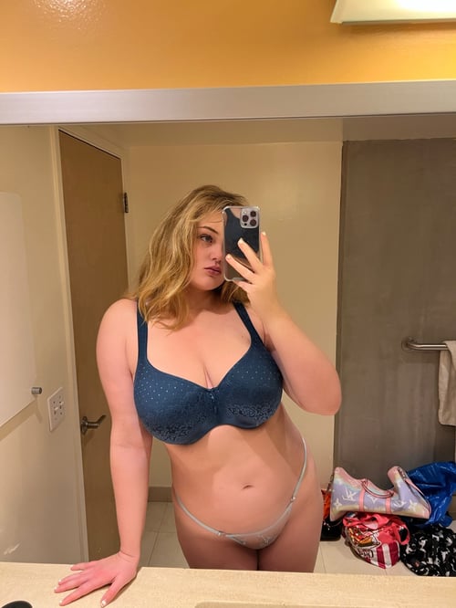 HEY GUYS I'M AVAILABLE FOR ANY TYPES OF IN&OUT INCLUDING EROTIC MASSAGE (716) 479-6978