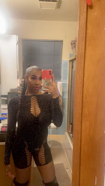 Petite with triple D’s FaceTime Verification available