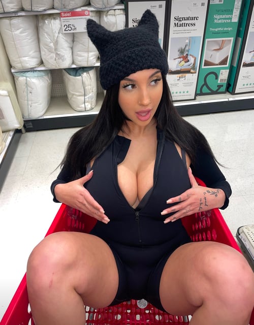 🥰 I WANT YOU SO DEEP INSIDE ME💖💯 Are you stressed and need Some hot reliever?