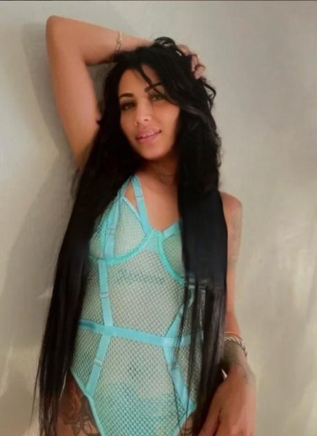 I am sexy Latin girl, call me.