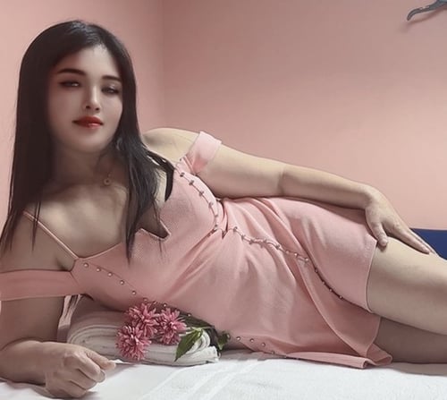 917-914-1244⭐️Incall & outcall 🍷flexible + open-minded 🎈table shower