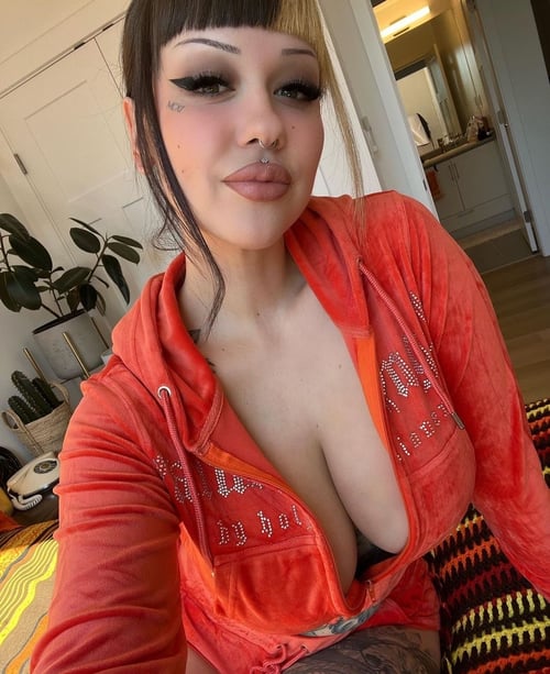 Am available for fun🍆💦 text me at : +18622350217